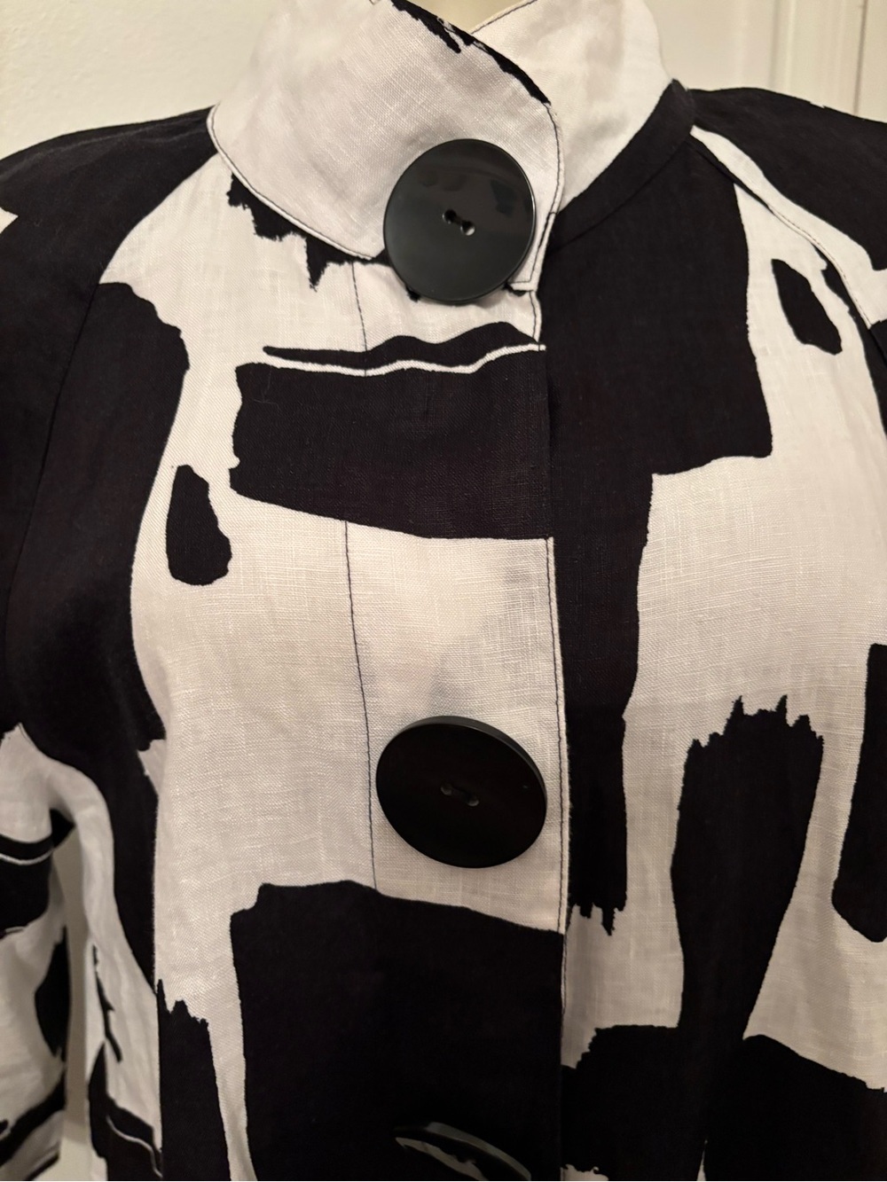 Grace Black and White Abstract Print short Blazer linen jacket 6 - Picture 2 of 7